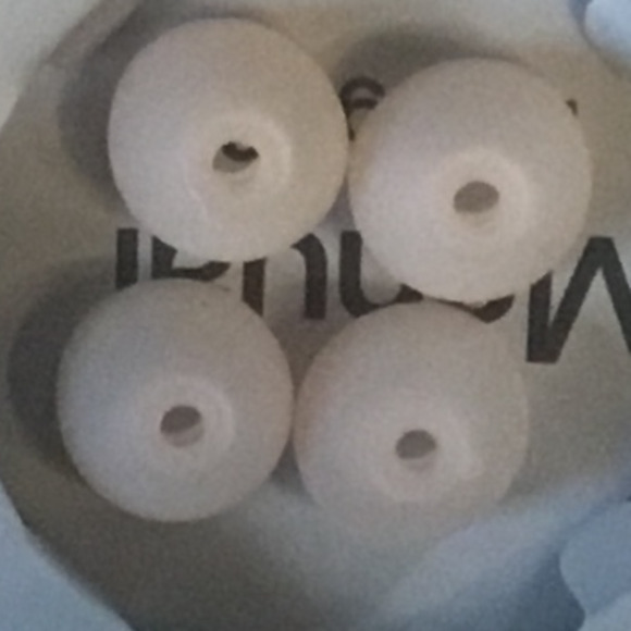 4 Loop Engage 2 earplug tips MEDIUM 2pairs of M size tips NWT replacement - Picture 7 of 7